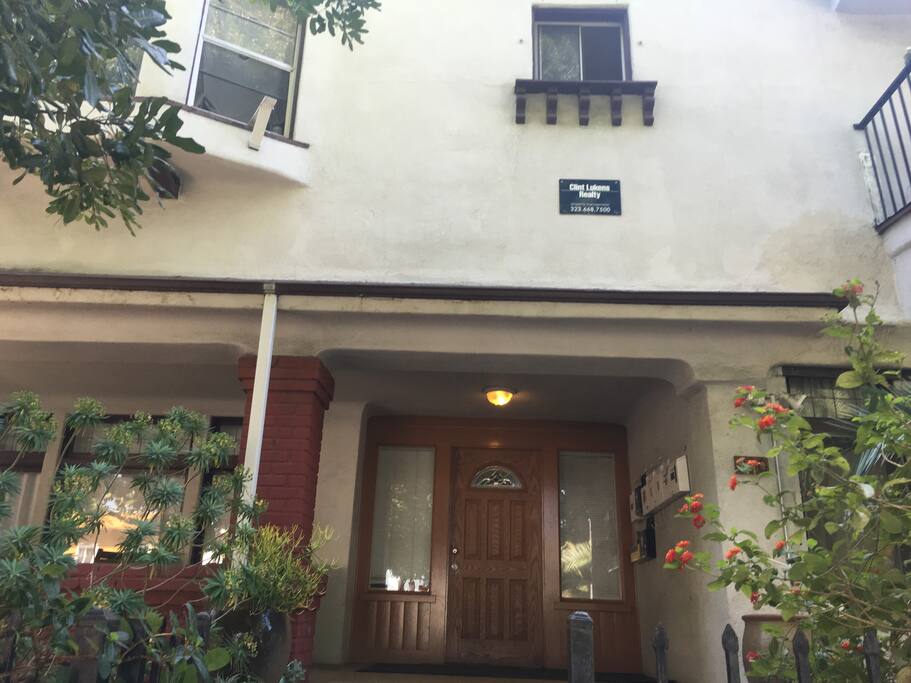 Cute Craftsman Building