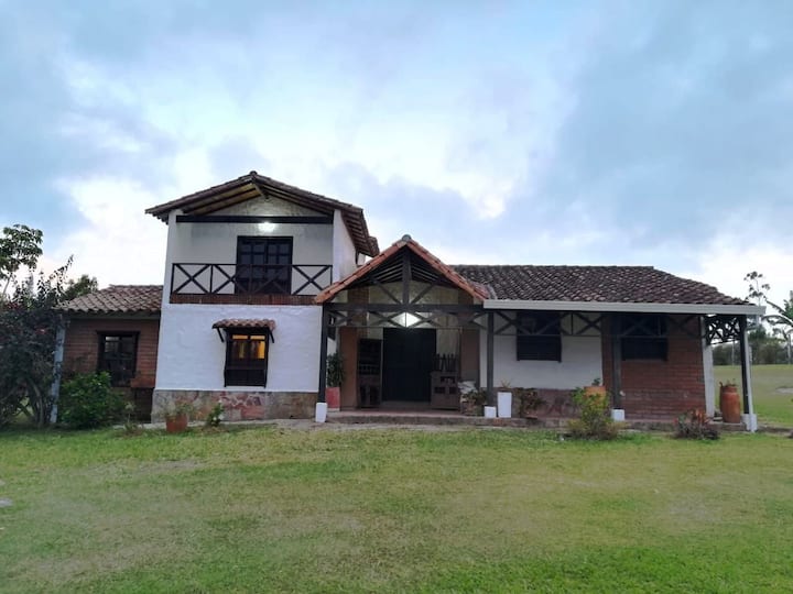 Country-side Home in Mesa de los Santos