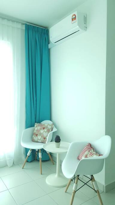 Room 3: Lounge Area