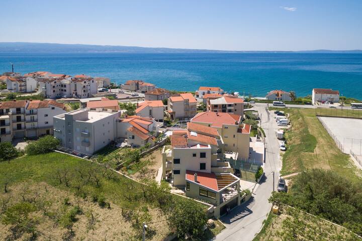 Family getaway near Split, with gorgeous sea view