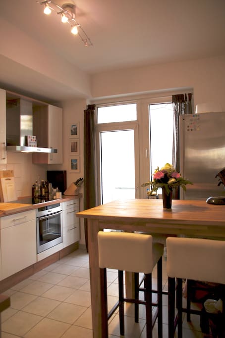 Full equipped kitchen (incl. dishwasher) with access to balcony