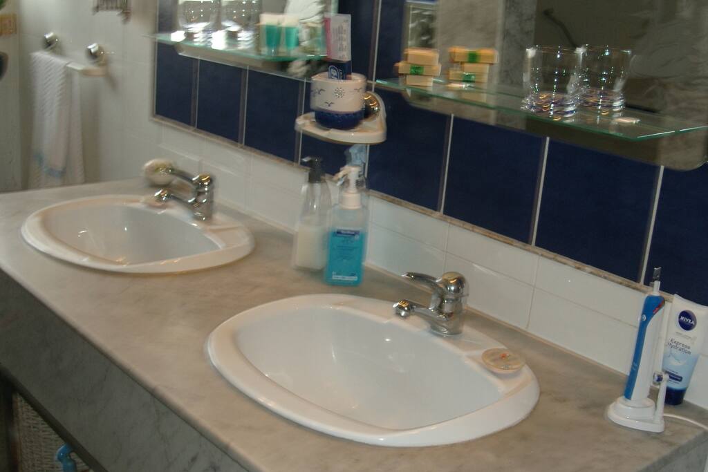 Bathroom for two