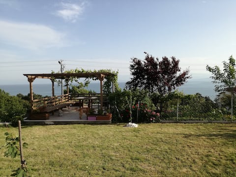 Sea views garden floor in Karakum
