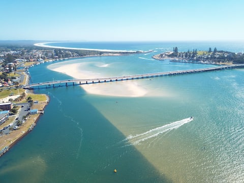Waterfront  beach house - Tuncurry/Forster