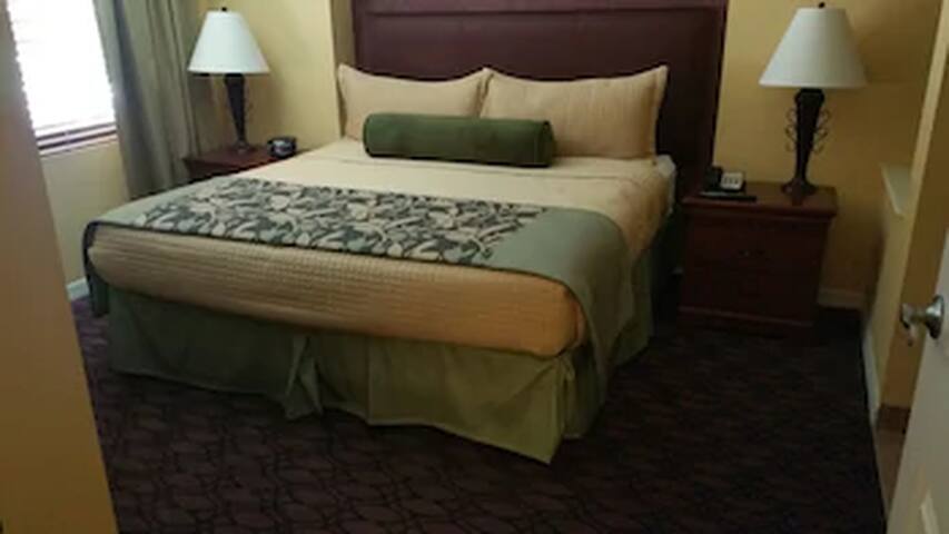 The View Over Vegas, Suite 2BR gallery image 2