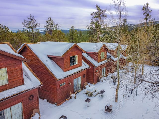 Wooden Nickel Cabins managed Airbnb listing 1