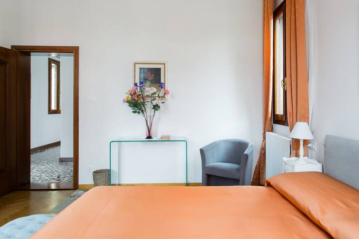 Procuratie Due, Elegant and Bright Apartment in Cannaregio gallery image 4