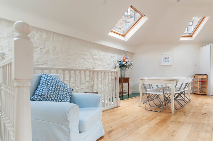 Charming 2 Bed House With Parking In Stockbridge. - Edinburgh