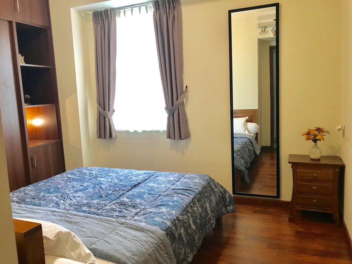 Slaapkamer 2 met kingsize Koil-matras