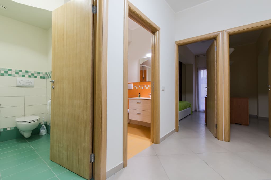 Corridoio con accesso bagni e camere da letto