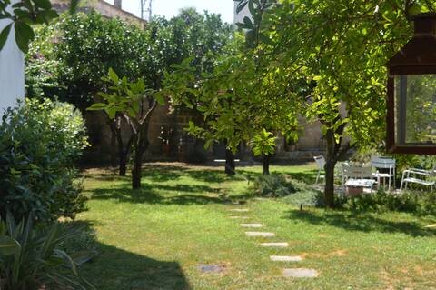 Townhouse in historic centre with private garden