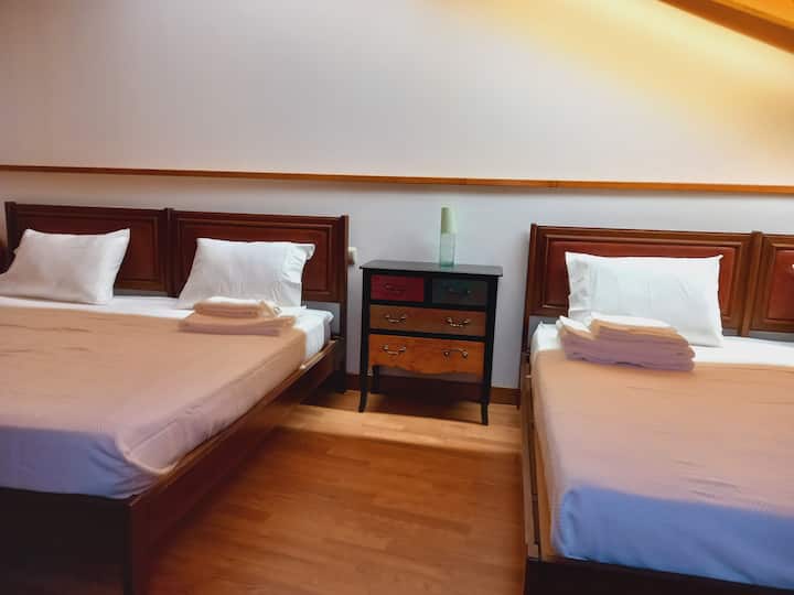 Casa Pequena Room attic 2 double beds