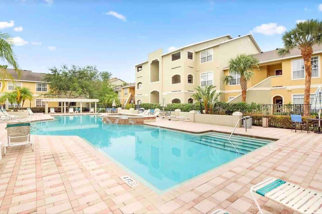 2 Bed Clearwater Vacation Condo. Apartments for Rent in Clearwater