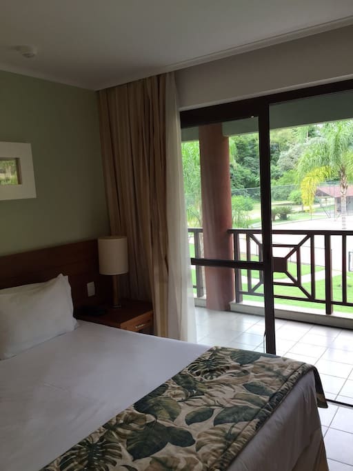 Quarto suíte casal
banheiro com banheira