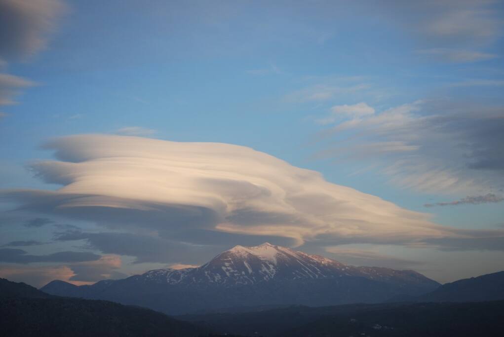 spectacular view to the Psyloritis.