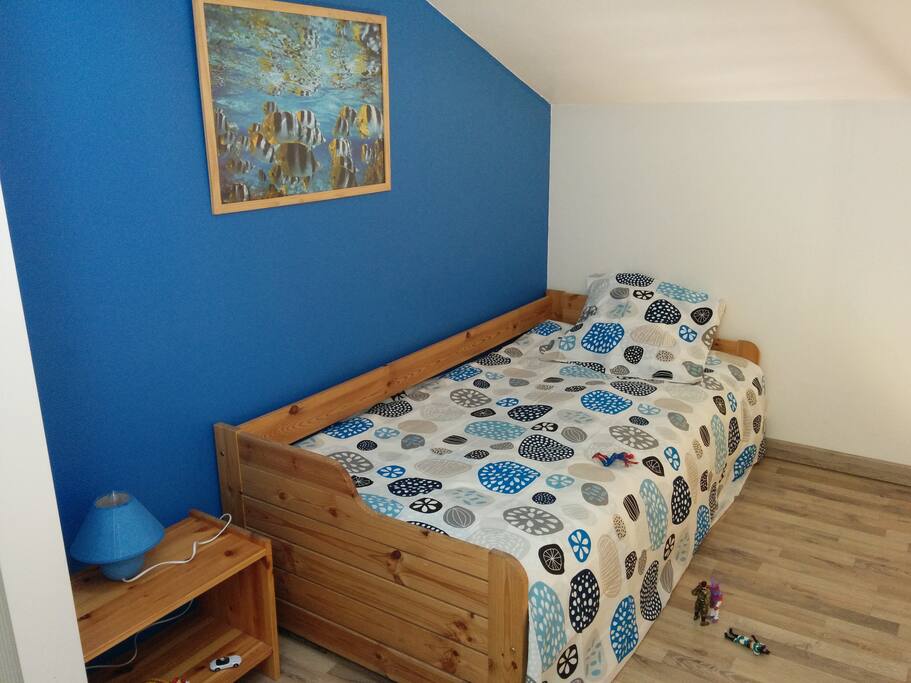 Chambre avec 2 lits 90 sur le palier de l'étage