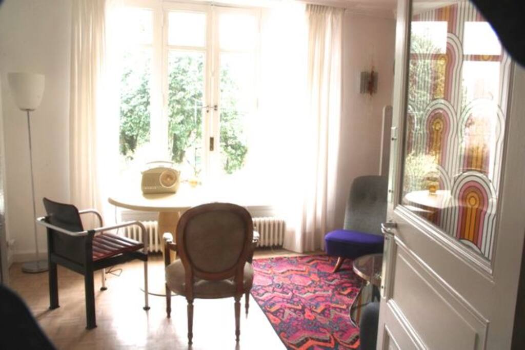 sunroom dining table
