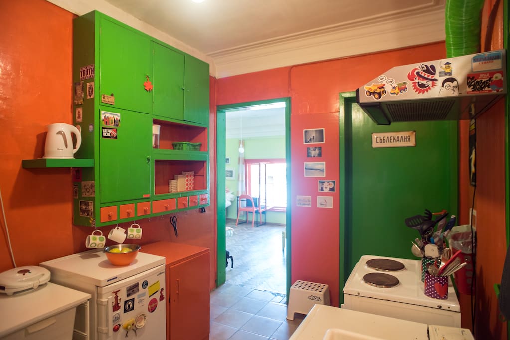 look from the kitchen to the living room