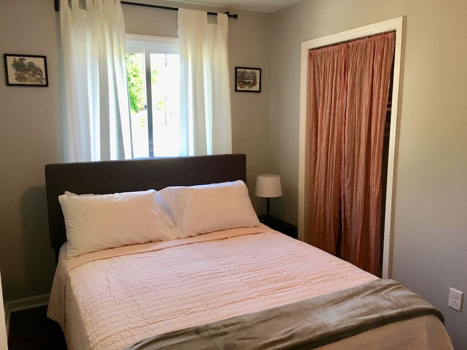 Second Bedroom - Queen Bed