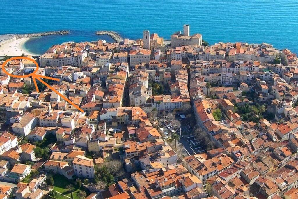 Situation exceptionnelle pour cet appartement triplex dans la vieille ville