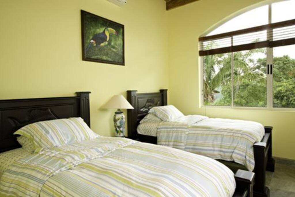 Twin guest room