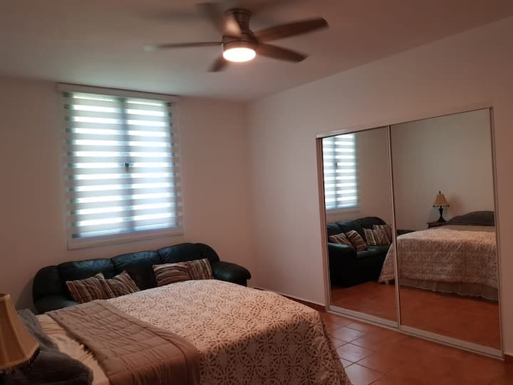 Vitanda 2 vya upana wa futi 4.5