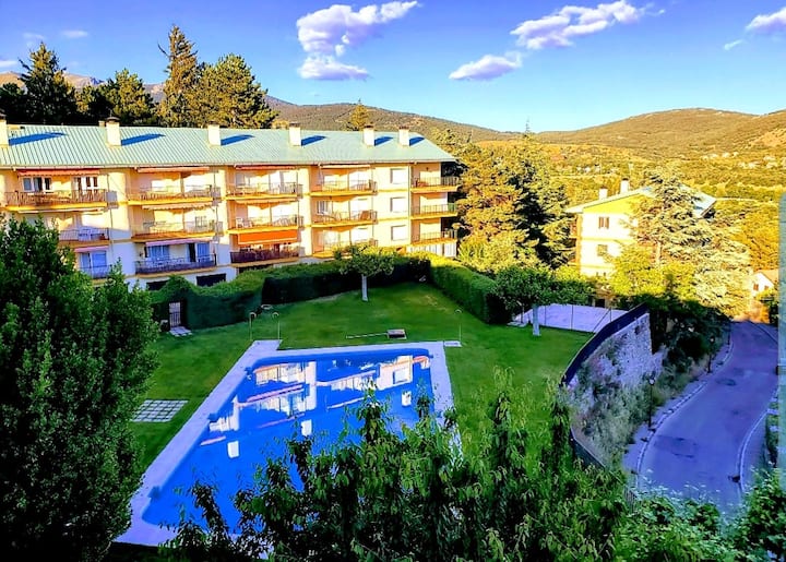 Vistas de la Sierra de Madrid. Mountains & views.