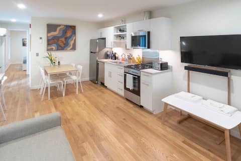Lil BUB's Really Nice Apartment - WEST