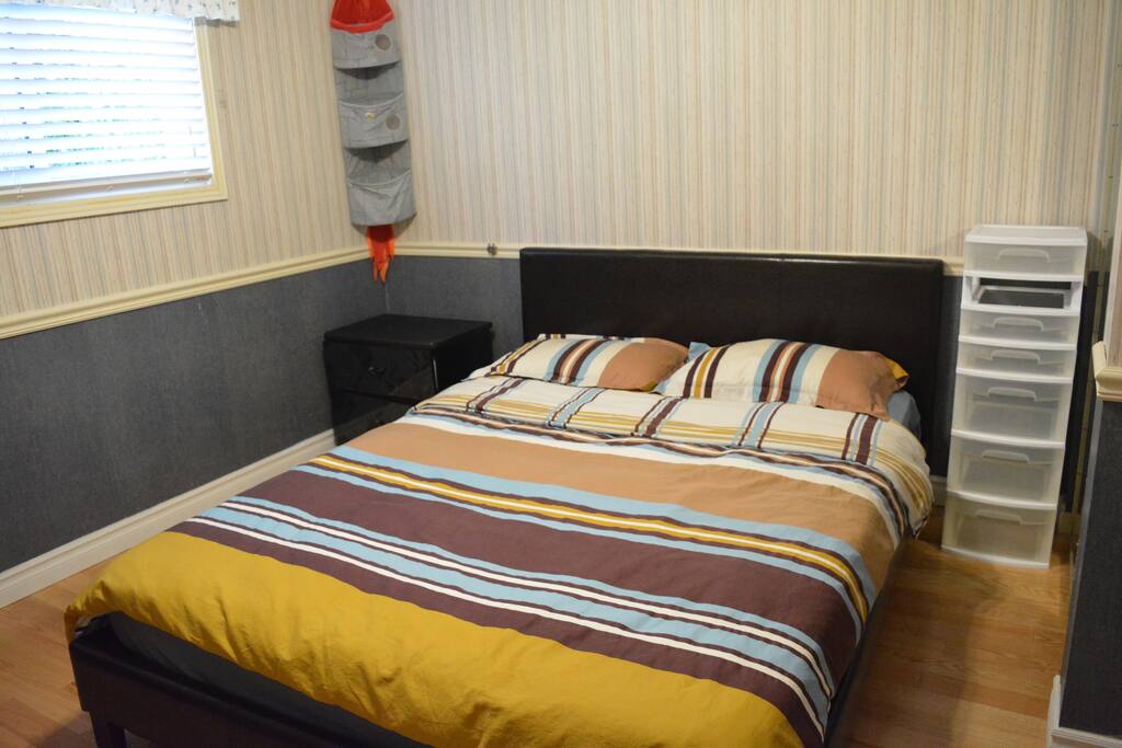 Sheets, pillow covers etc will be washed after each guest so they may be a different set than the one shown