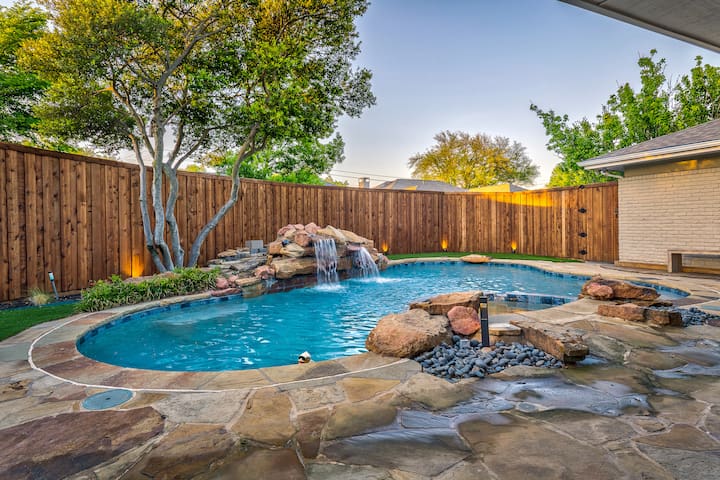 Backyard Heated Pool, Hot Tub and Waterfall