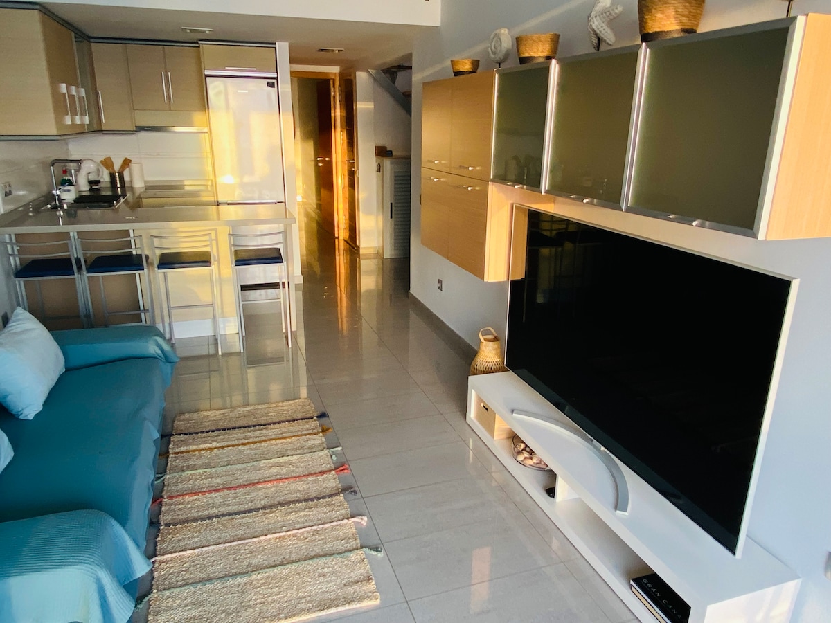 Airbnb con mejor rendimiento: Lovley 2 bedroom Apartment with pool and sea view en San Bartolomé De Tirajana