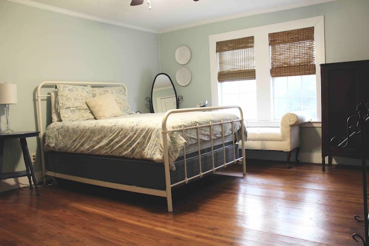 საძინებელი 1