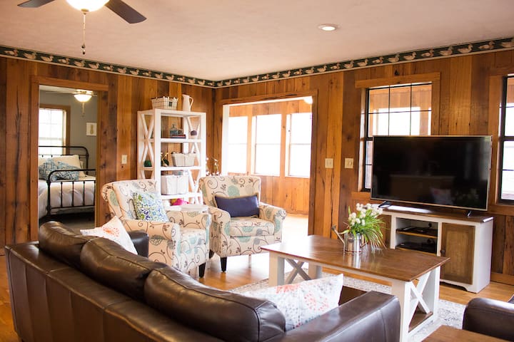 Comfy Secluded Lake Cabin Cabins For Rent In Smithville
