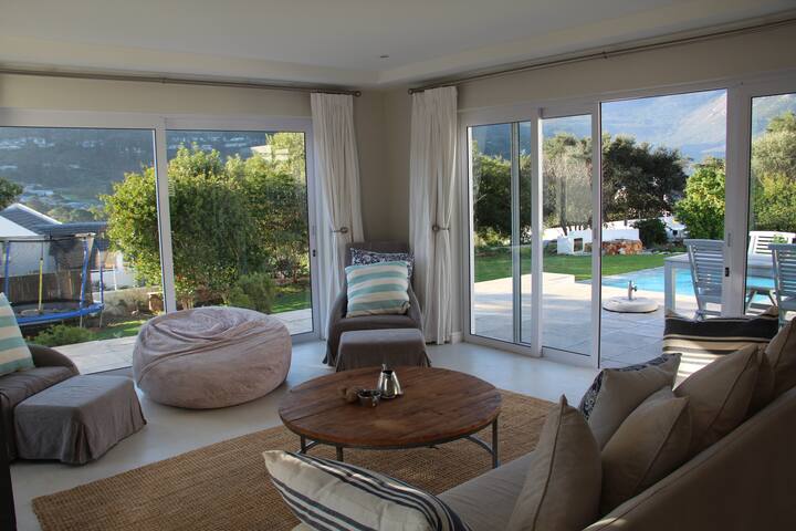 Oakhurst Place gallery image 2