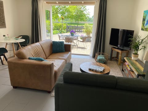 Private sauna @ “Gold Coast” and park views!