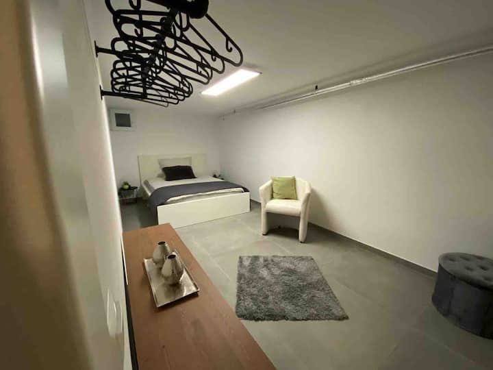 Schlafzimmer 2/ Bett 1,40 m x 2,00 m