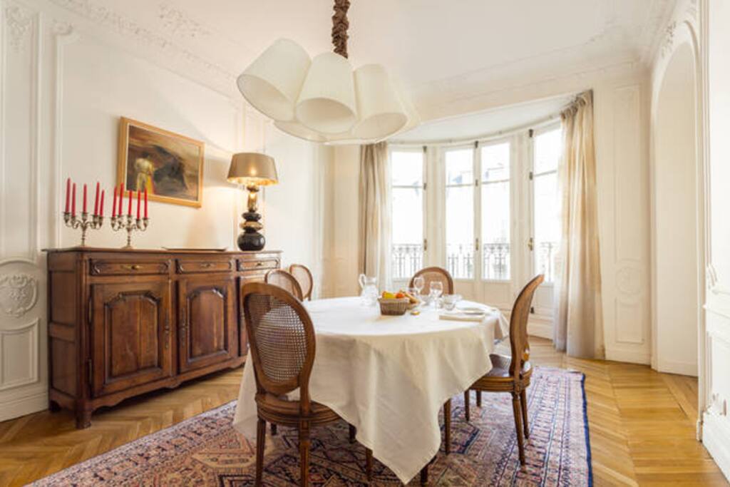 Salle à manger/
Dining-room