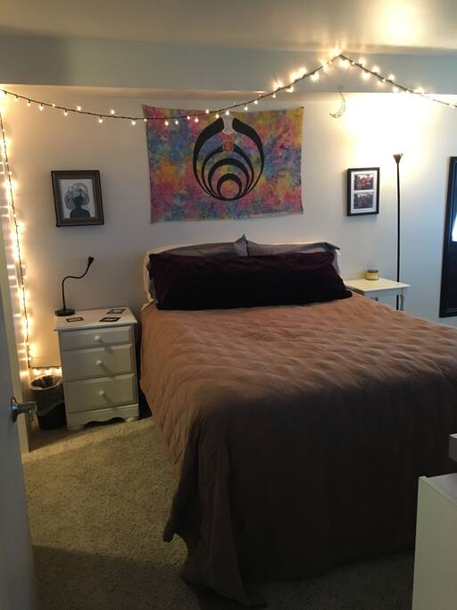 Queen bed