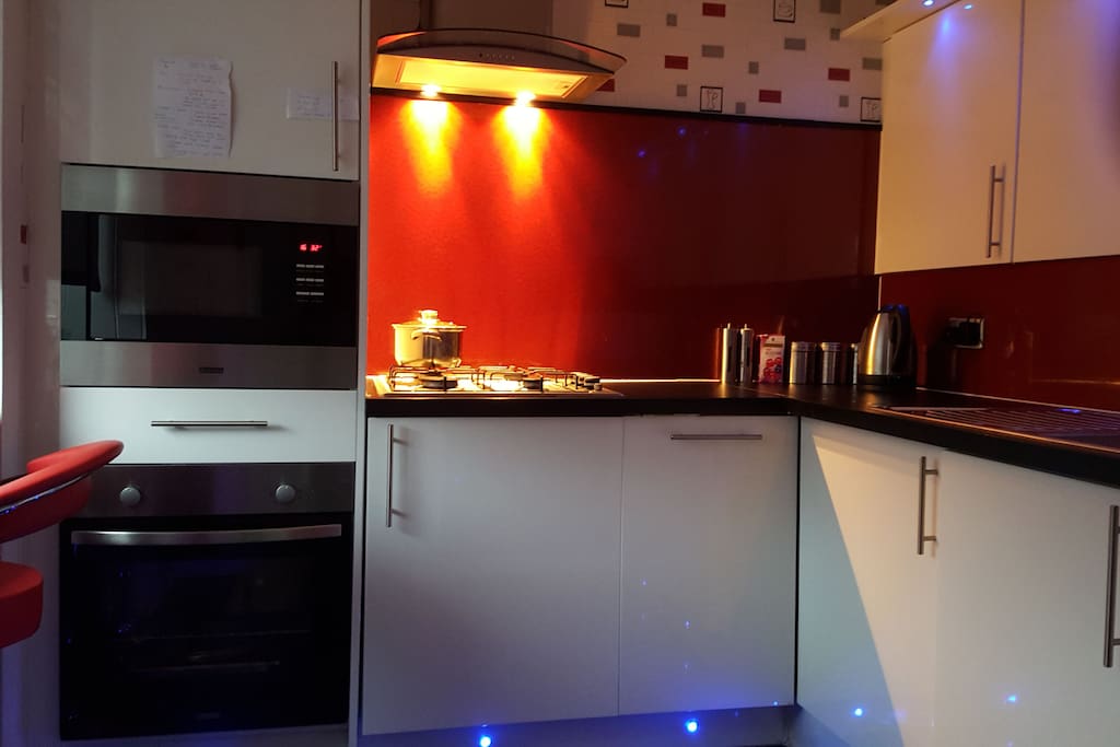 small kitchen that i do not mind you using the fridge and microwave.