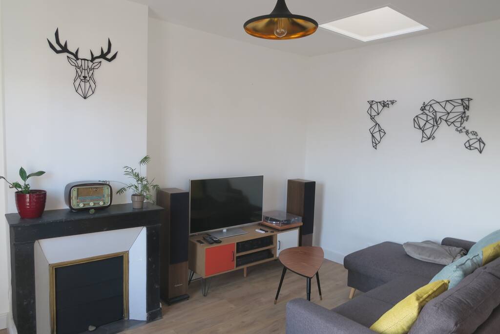 Salon tout équipé Hifi + LCD