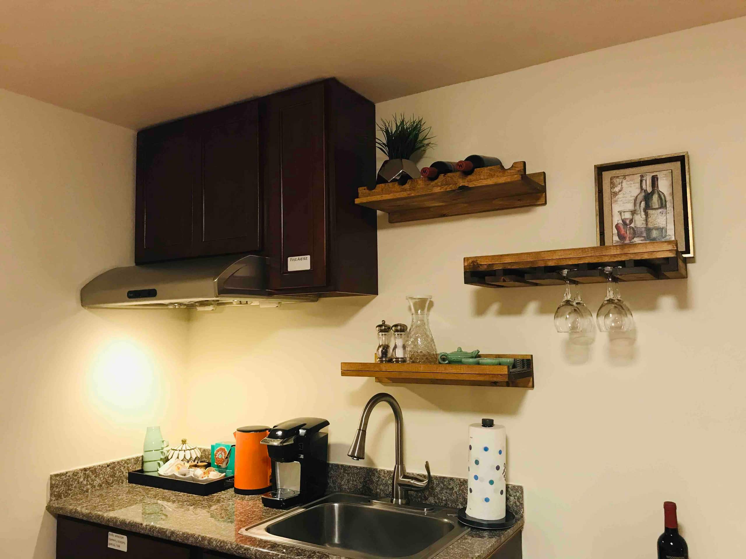 Relaxed 3B/2Ba Home with Private Parking - Image 59