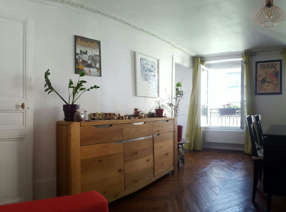 Cosy and comfy living-room (3/3)