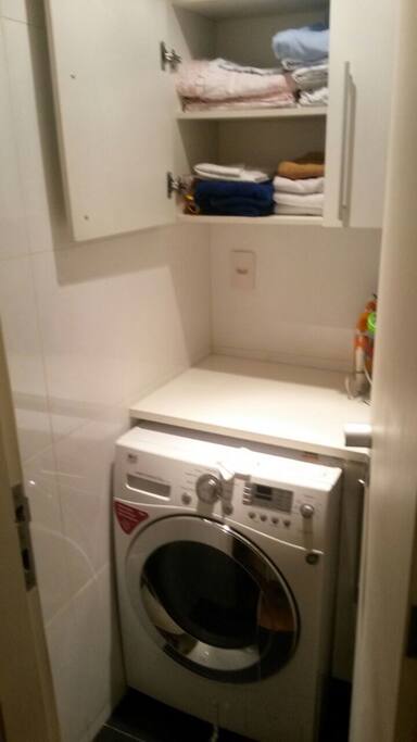 Maquina de lavar e secar roupa