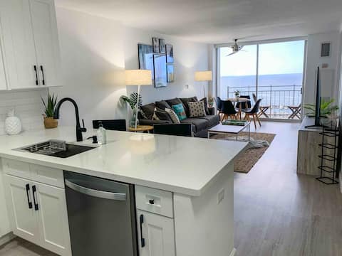 Top Floor Ocean View 1 BR in Waikiki