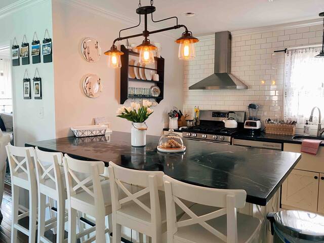 Taste the Culture of the Ironbound gallery image 4