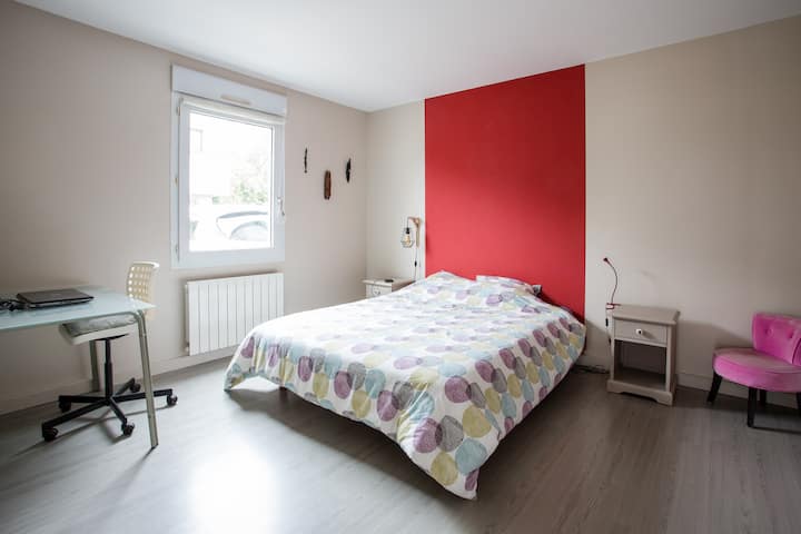 Chumba cha kulala cha Master (bafu la chumbani)