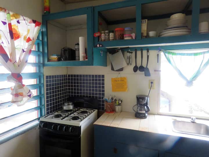 Mo's Cozy Cabana