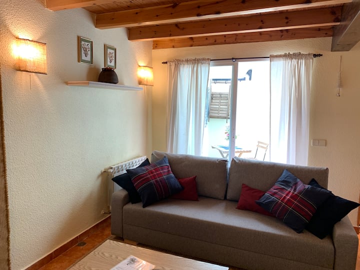 La Casita Del Lobo, House In The Mountains. - Lozoya