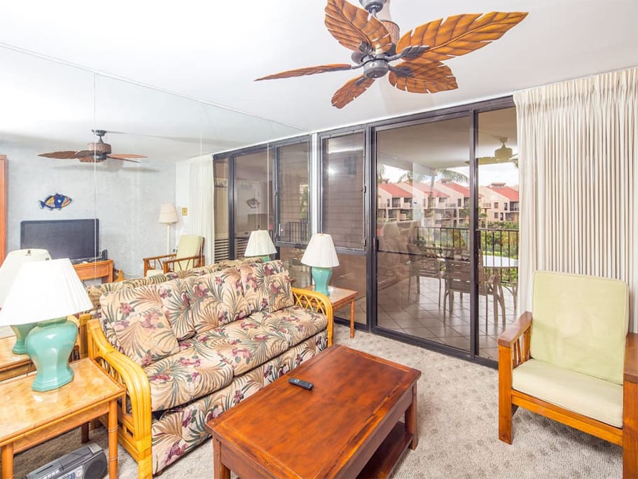 kamaole-sands-1po-3306-living-room-02.jpg