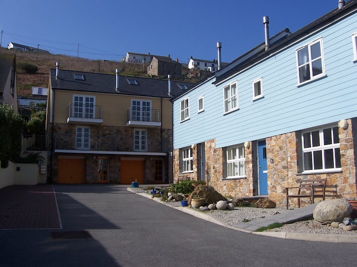 Mews Cottage Sennen Cove, Penzance. Cottages for Rent in Sennen Cove